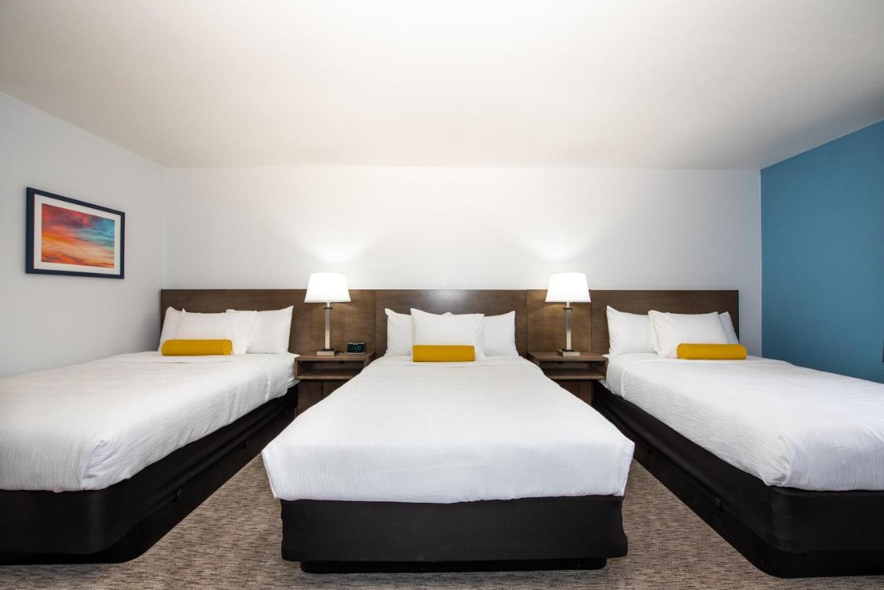 Hotel Pommier Indianola Bagian luar foto